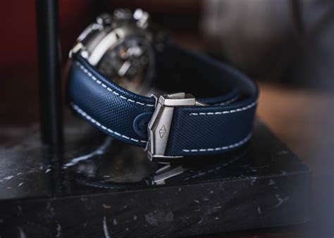 artem sailcloth straps.